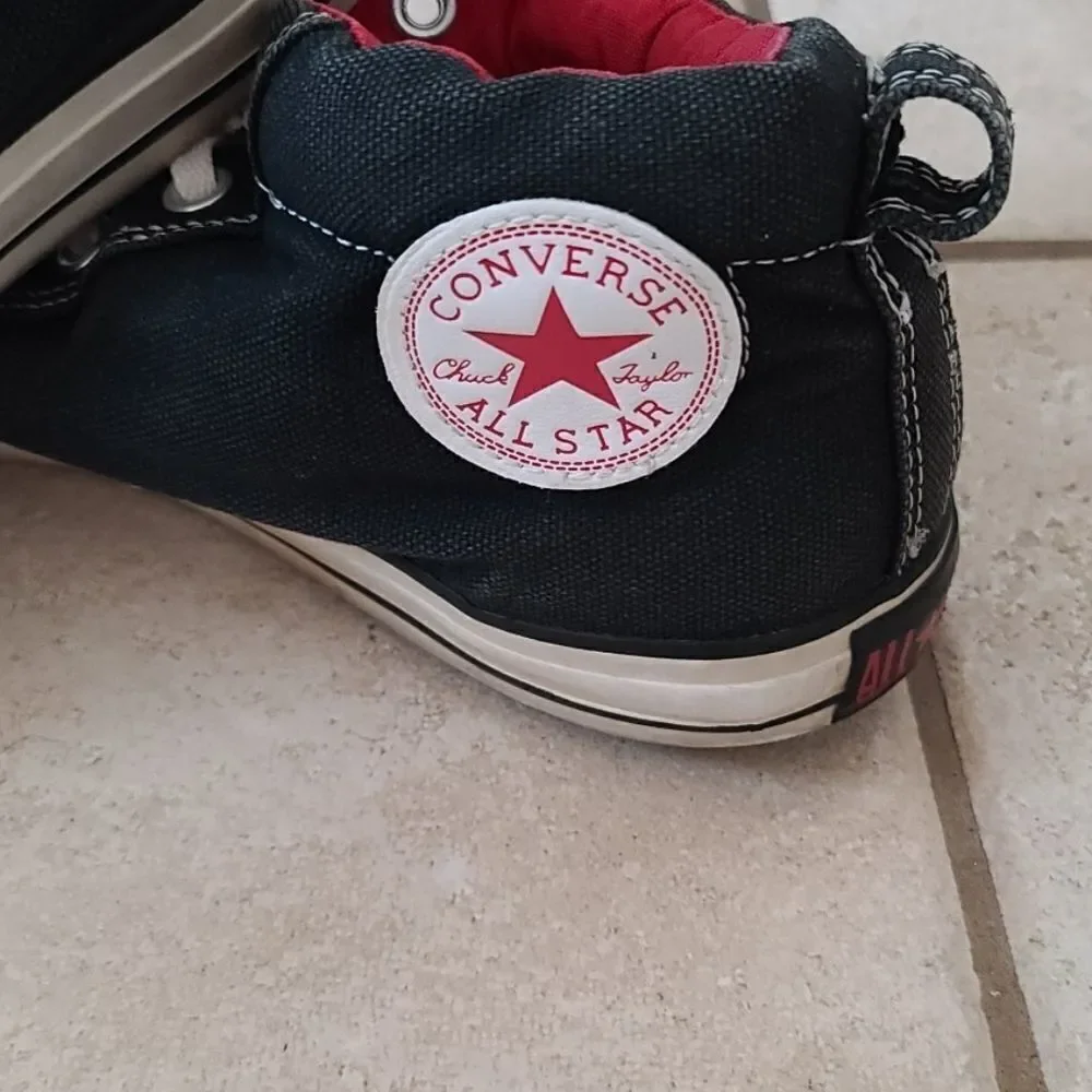 COPY -‎ High top converse size 11